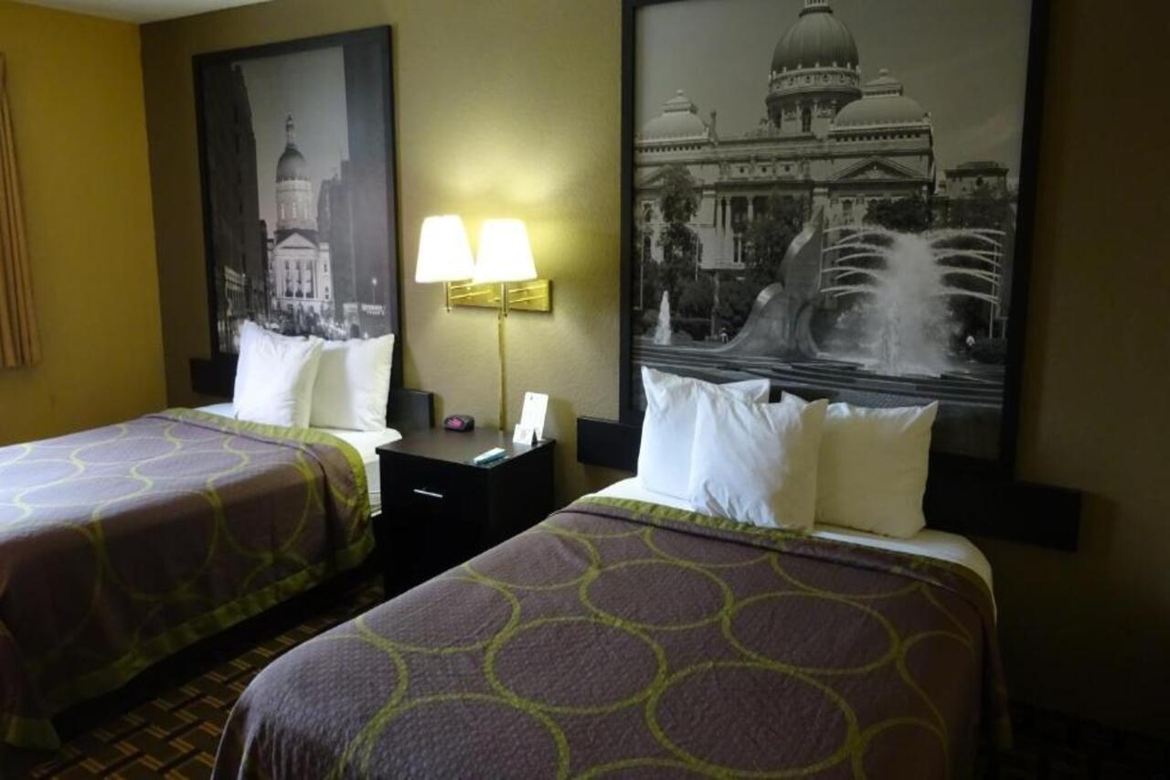 ซูเปอร์ 8 บาย วินด์แฮม แตร์โอต์ Motel Terre Haute ภายนอก รูปภาพ