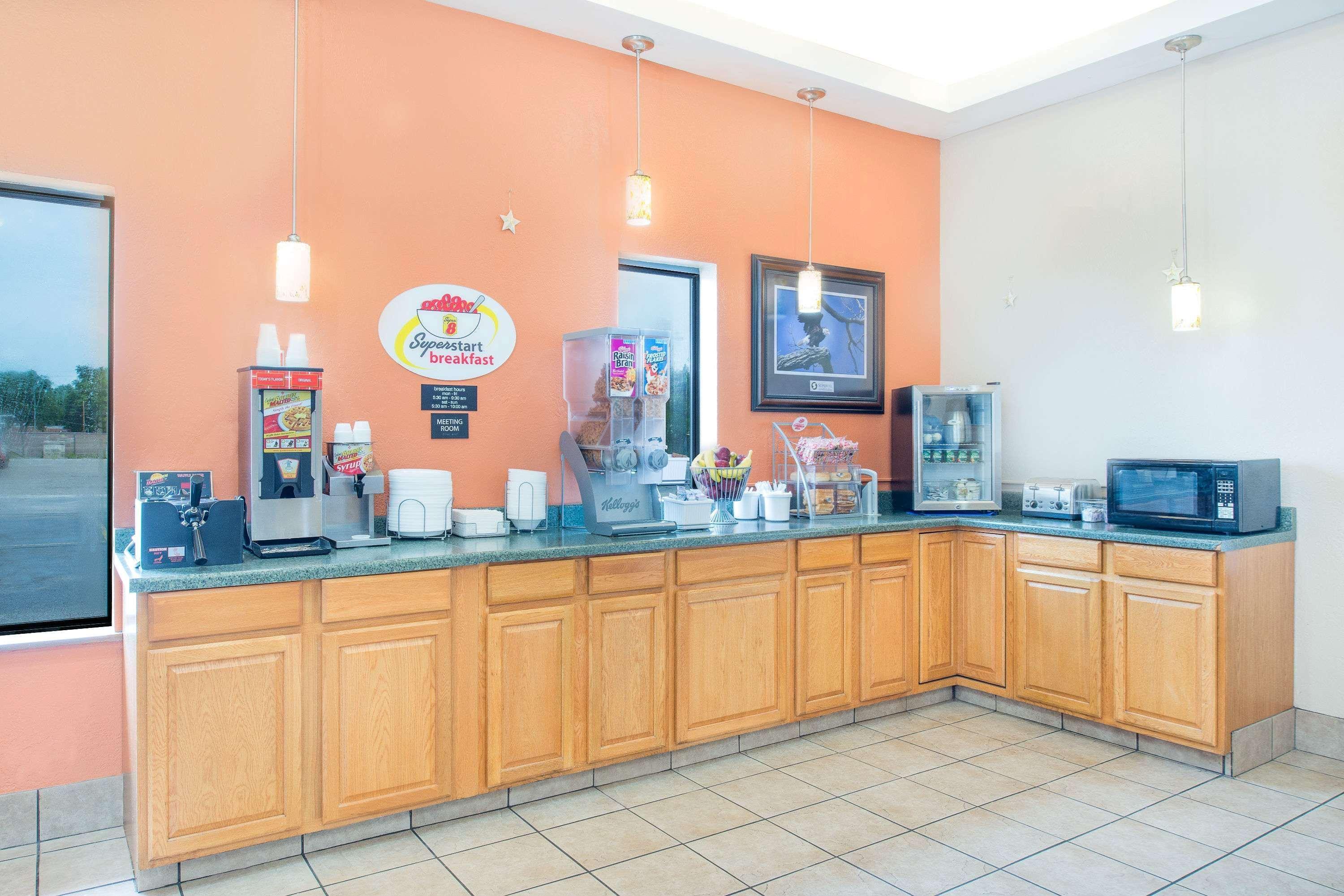 ซูเปอร์ 8 บาย วินด์แฮม แตร์โอต์ Motel Terre Haute ภายนอก รูปภาพ