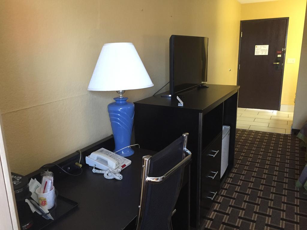 ซูเปอร์ 8 บาย วินด์แฮม แตร์โอต์ Motel Terre Haute ภายนอก รูปภาพ
